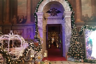 Blenheim Palace decorated for Christmas GOLD