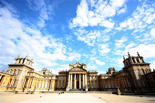 Blenheim Palace on the GOLD coach