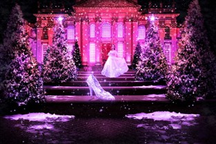 Blenheim Palace at Christmas and light trail