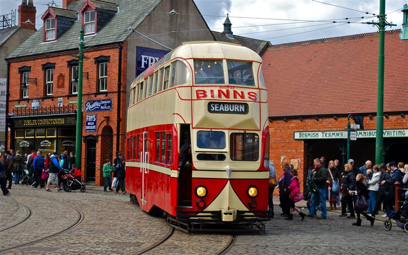 Beautiful Northumbria, Beamish & Alnwick GOLD
