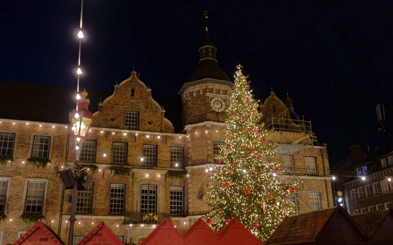 Christmas Markets in Dusseldorf & Cologne GOLD
