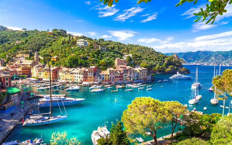 Christmas on the Italian Riviera GOLD