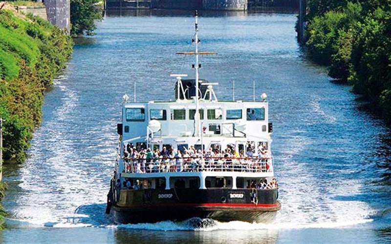 Manchester Ship Canal,Liverpool & Chester Zoo