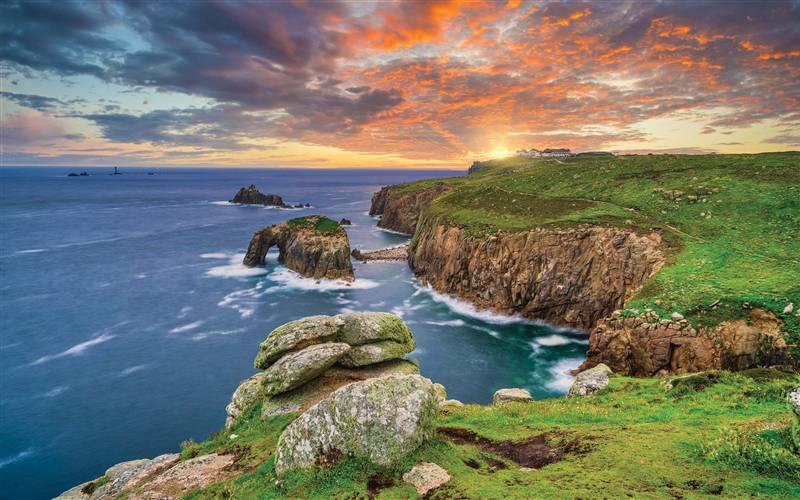 Cornish Charm & Coastal Treasures inc St Ives GOLD
