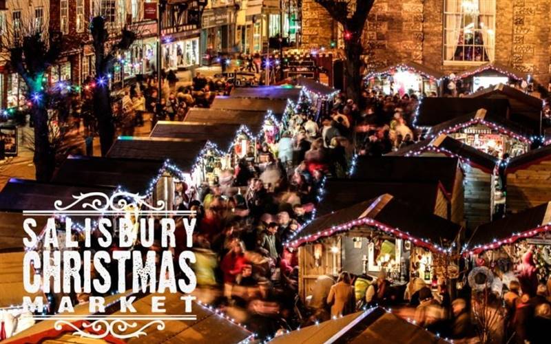 Salisbury Christmas Market & shopper