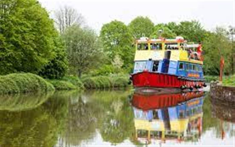 Exeter Canal Cruise with Mince Pie & Mulled Wine